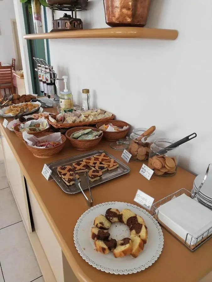 לידו דליי אסטנסי Hotel Calipso 3*, לידו דליי אסטנסי איטליה