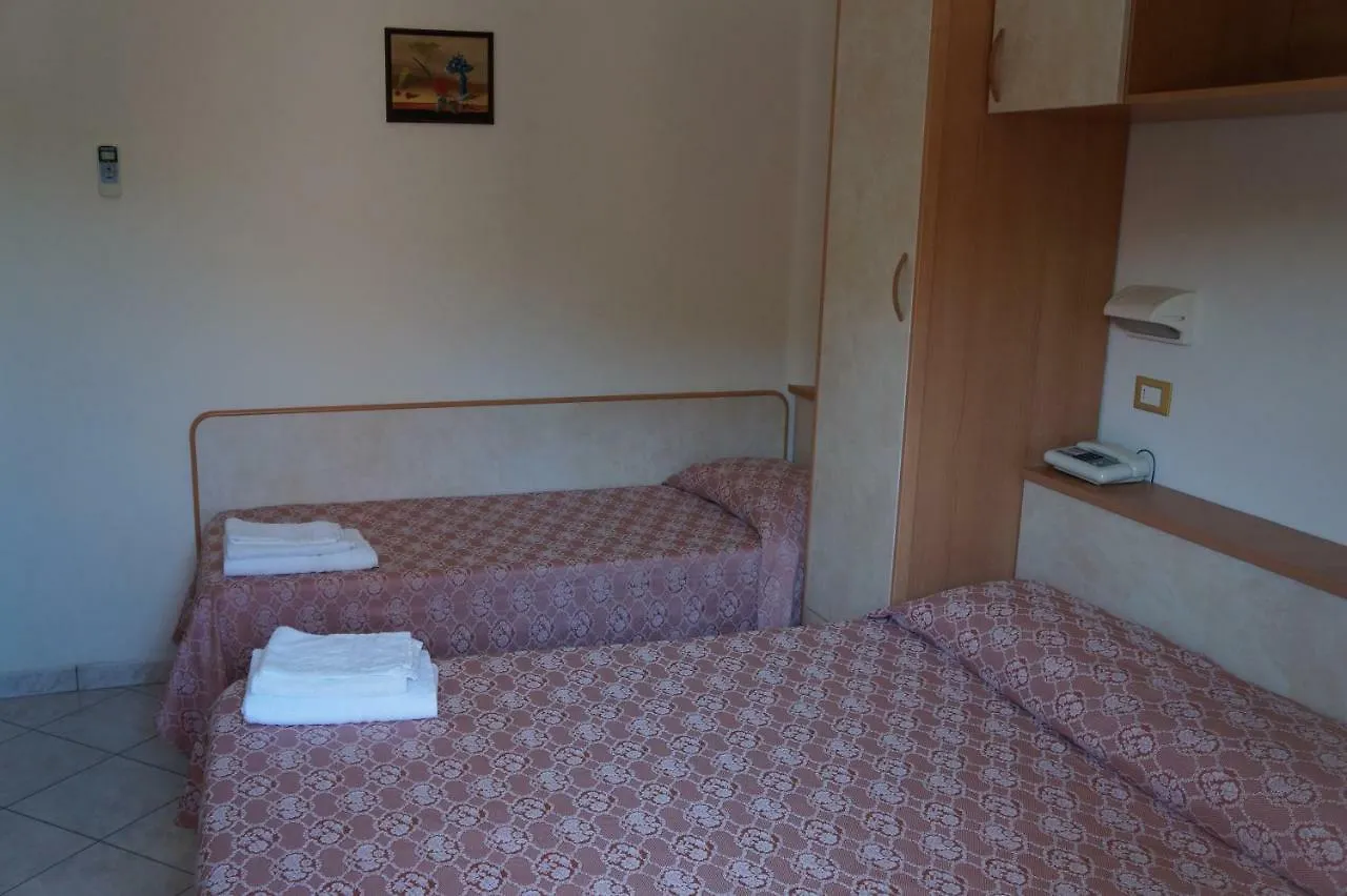 ***  לידו דליי אסטנסי Hotel Calipso איטליה