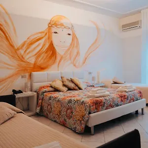 Julia Hotel