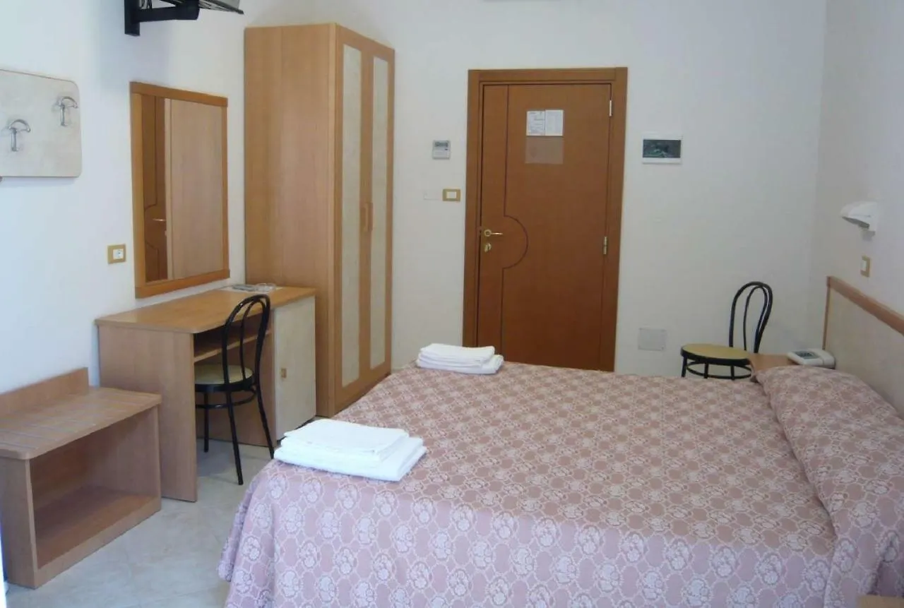Hotel Calipso 里杜德里伊斯坦西