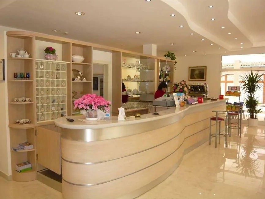 Hotel Calipso 里杜德里伊斯坦西